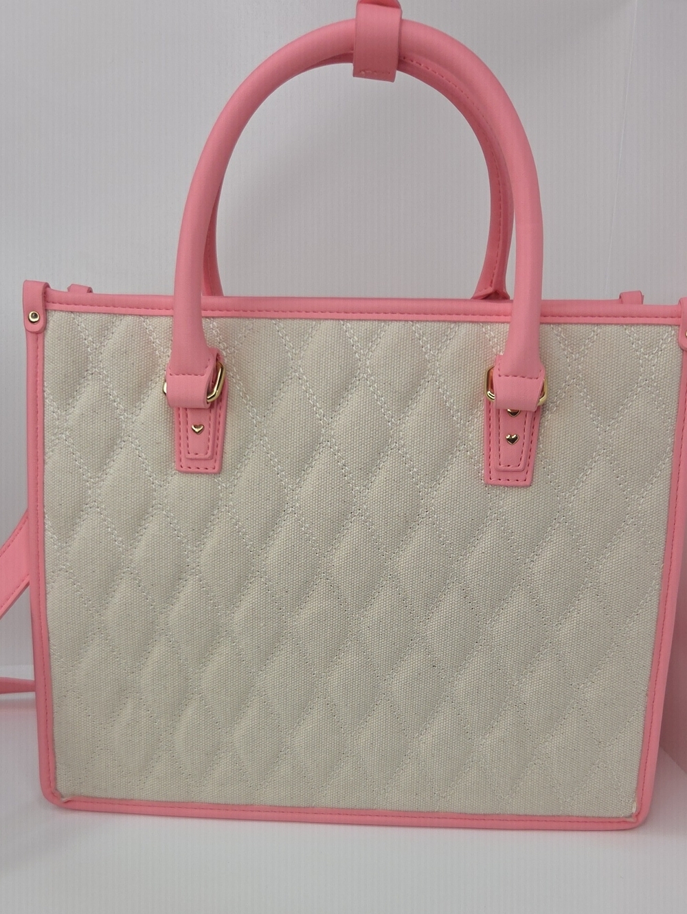 💕▪️Betsey Johnson ▪️Xolala Beige Quilted Canvas Tote with Pink Trim - Picture 6 of 8